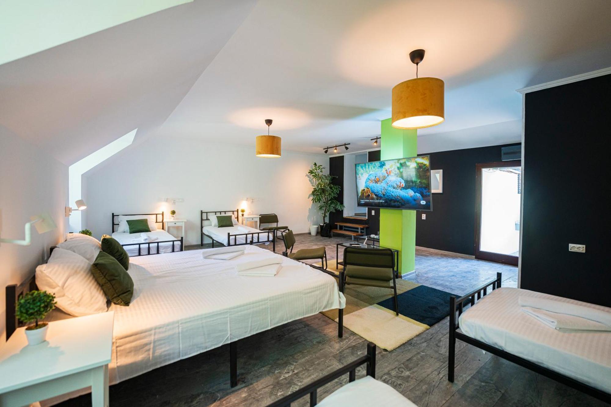 Cozy Nook B&B - Free Private Parking Novi Sad Bagian luar foto