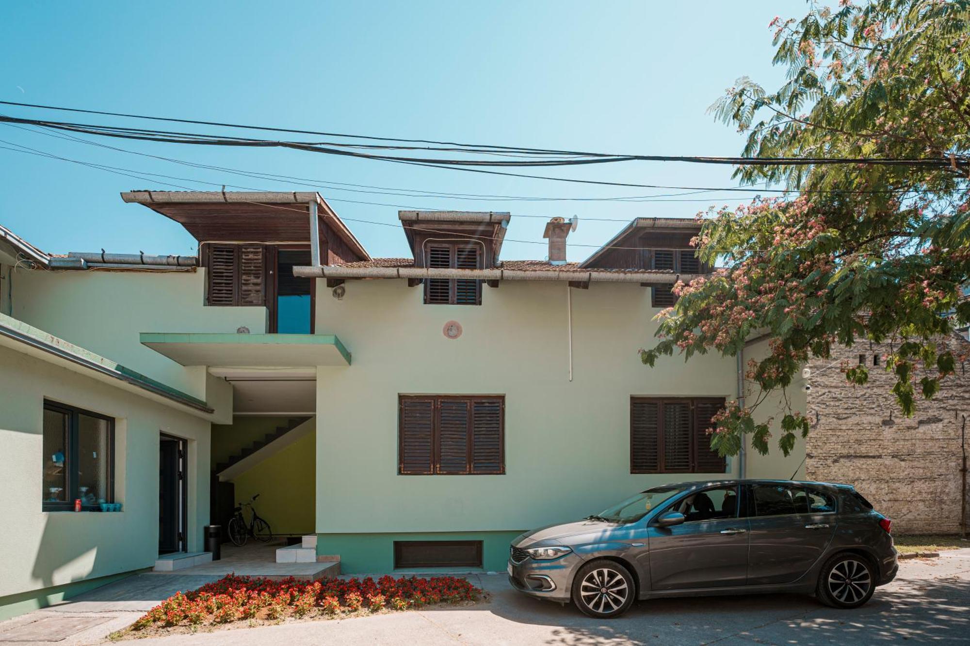 Cozy Nook B&B - Free Private Parking Novi Sad Bagian luar foto