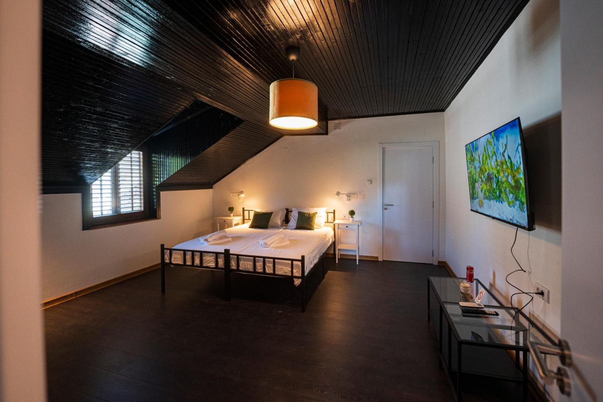 Cozy Nook B&B - Free Private Parking Novi Sad Bagian luar foto